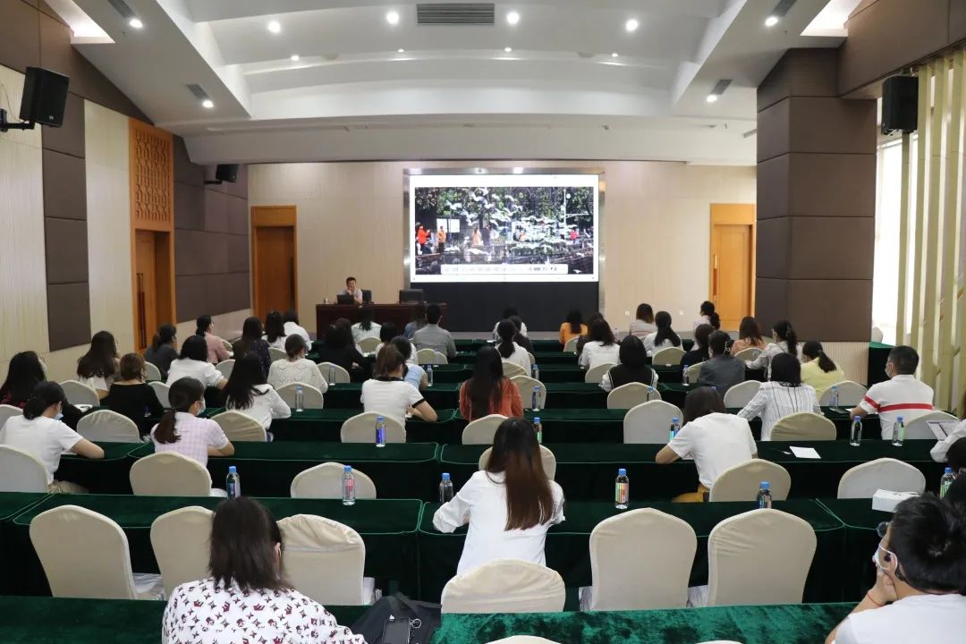 拍好圖片、講好故事、樹好形象——集團(tuán)公司工會(huì)開展“職工素質(zhì)提升課堂”之《攝影入門及提高》培訓(xùn)
